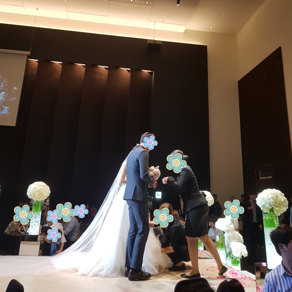 결혼을 축하드립니다