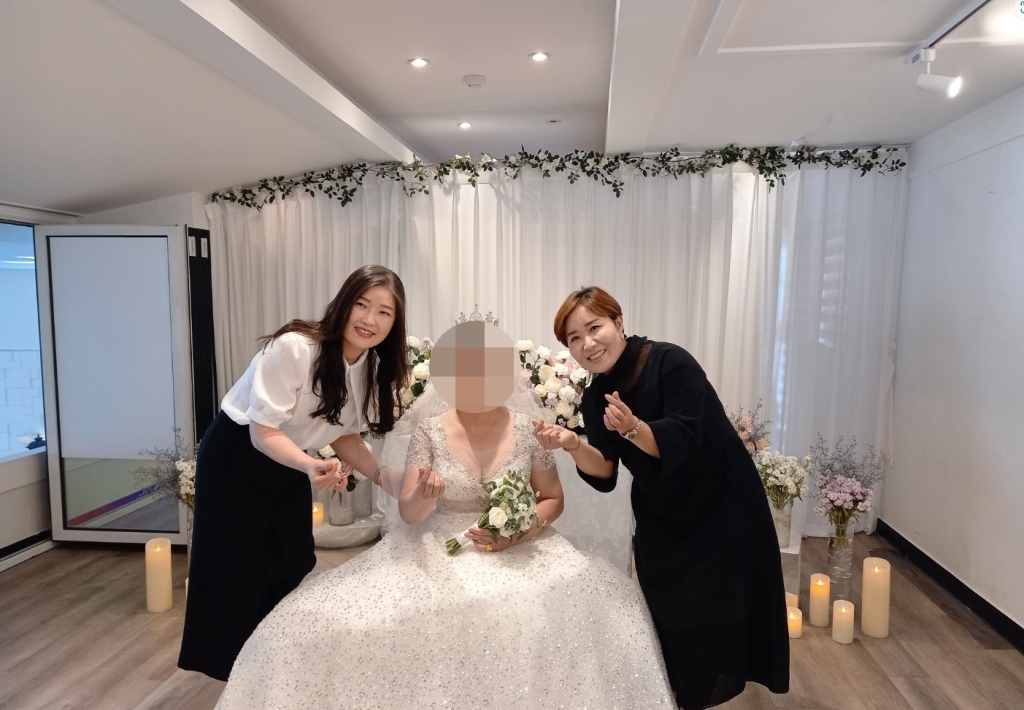 주연남북결혼성혼사진입니다.