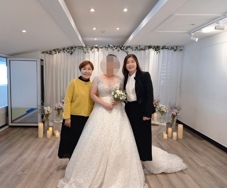 주연남북결혼성혼사진입니다.