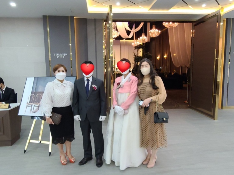 코로나시기를 극복하고 결혼에 골인했어요. 